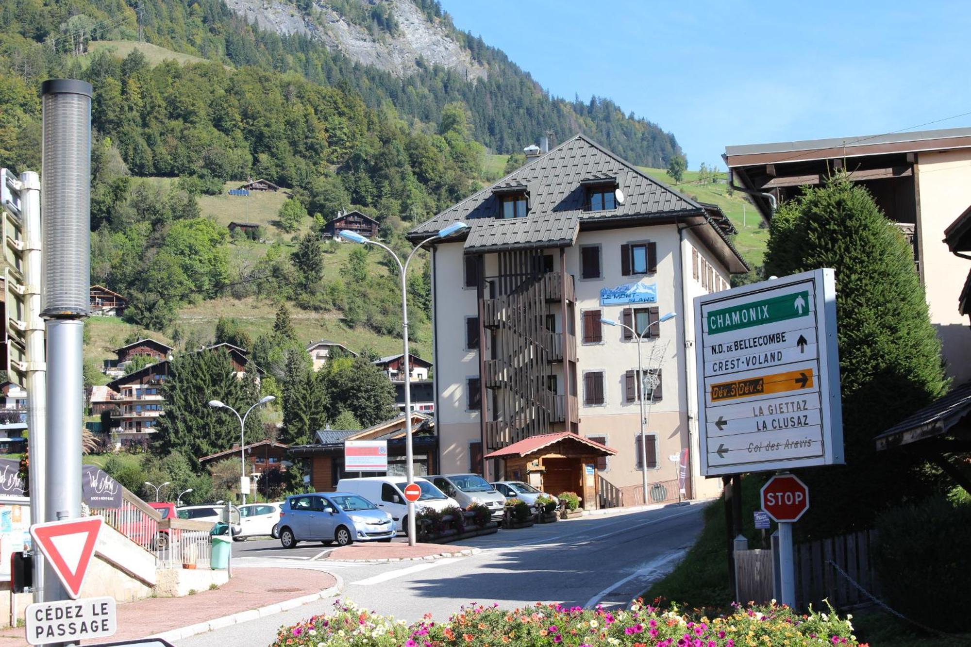 Hotel Le Montblanc Flumet Exterior photo